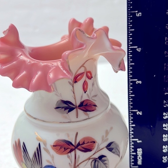 British Stourbridge Glass Pink Cased Crimped Vase Decorated Bird & Flower c.1880 - Picture 8 of 8
